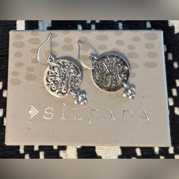 Silpada Jewelry - Silpada Silver Floral Disc Earrings